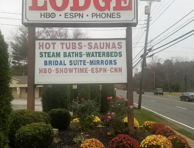 Travelers Lodge hotel detail image 1