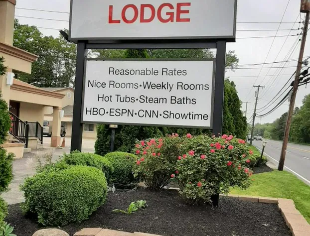 Travelers Lodge hotel detail image 2