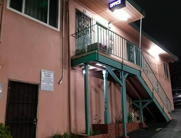 Travis Lodge Motel 16 hotel detail image 1