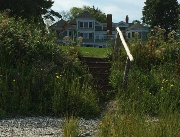 Saltair Inn Waterfront B&B hotel detail image 4