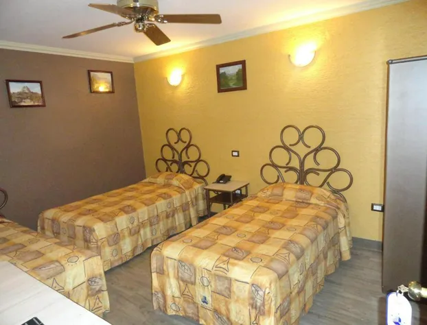 Hotel Plaza Crystal hotel detail image 2