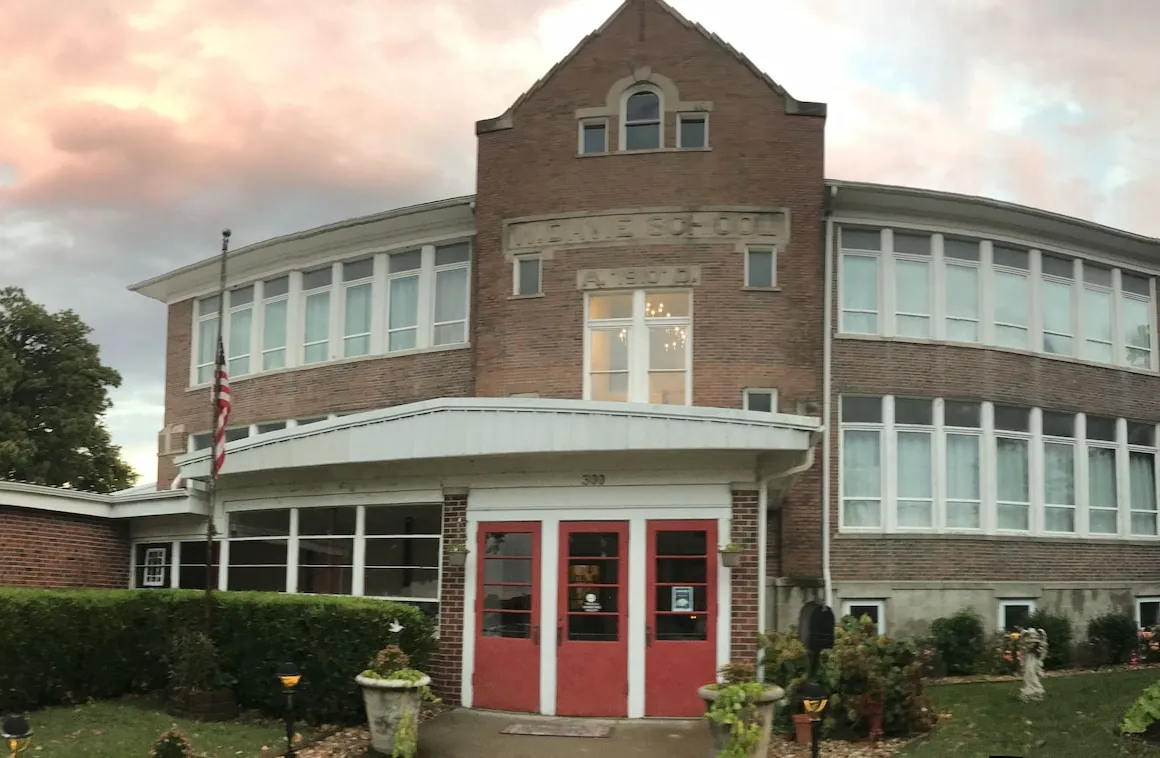 Davie School Inn hotel hero