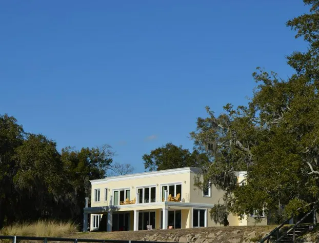 Waterway hotel detail image 1