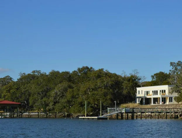 Waterway hotel detail image 3