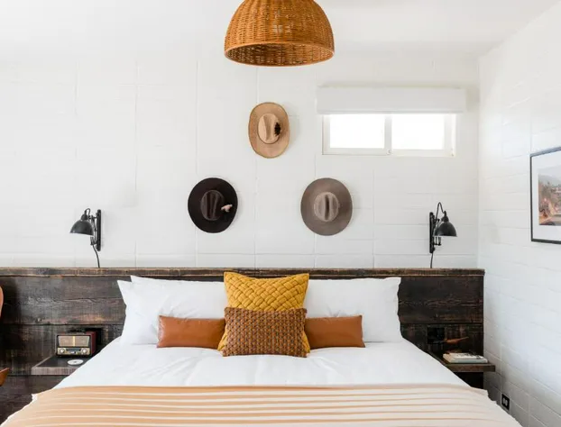 Cuyama Buckhorn hotel detail image 1