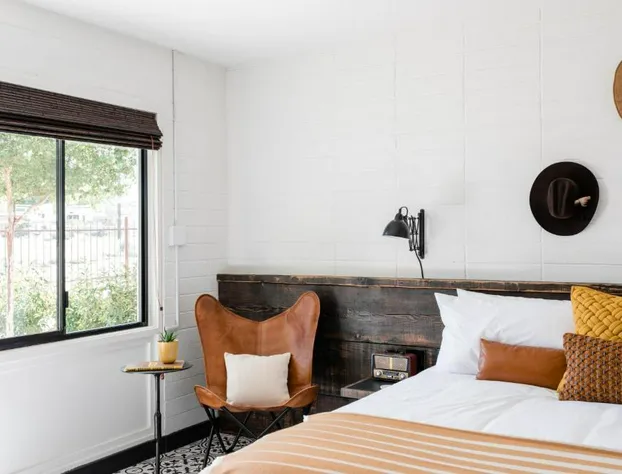 Cuyama Buckhorn hotel detail image 2