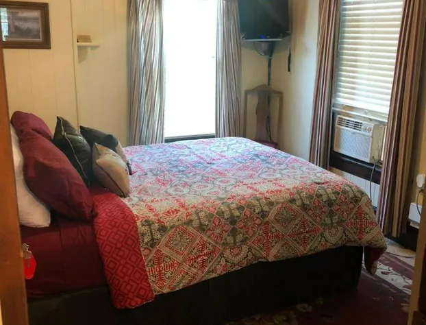 Reynolds House Inn & Motel hotel detail image 4