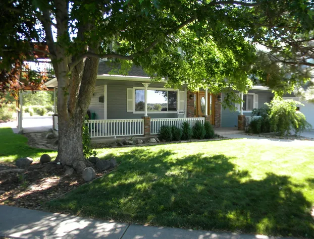 Dancing Moon Bed & Breakfast hotel detail image 1