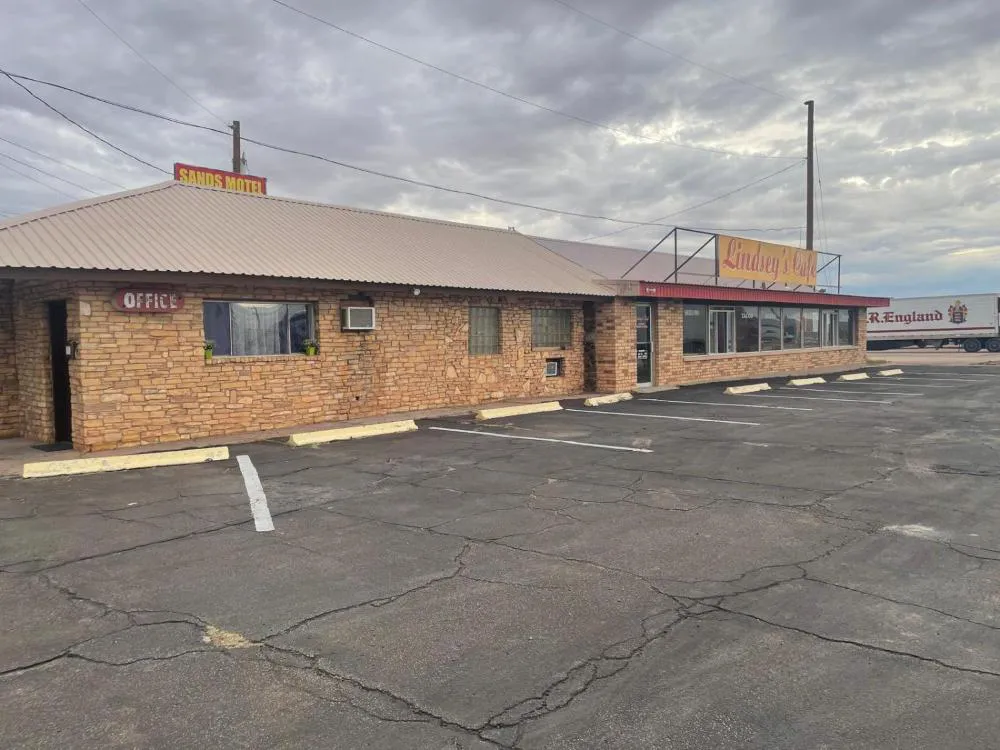 Sands Motel hotel hero