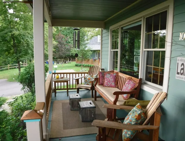 Moonshadow Bed and Breakfast hotel detail image 1