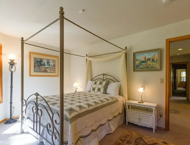 Sparks 7 hotel detail image 2