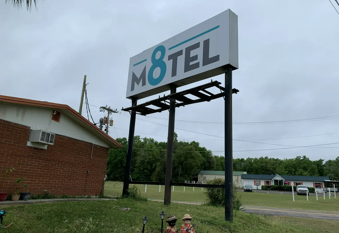 Motel 8 Lake City hotel hero