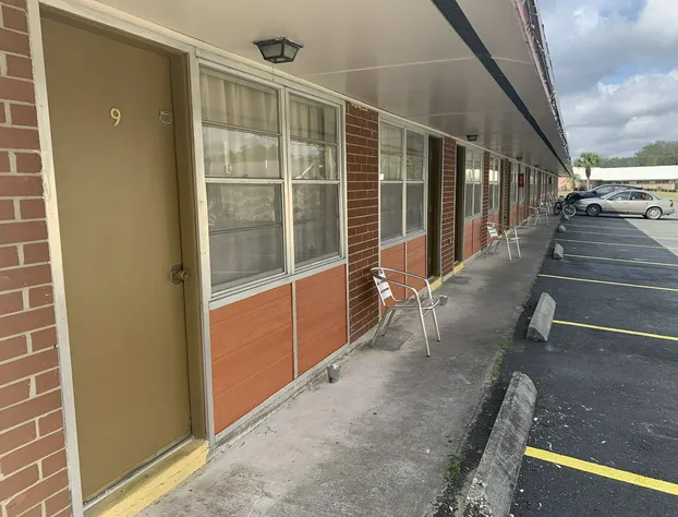 Motel 8 Lake City hotel detail image 1