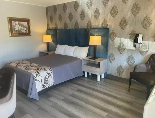 Village Inn of Hardy hotel detail image 1