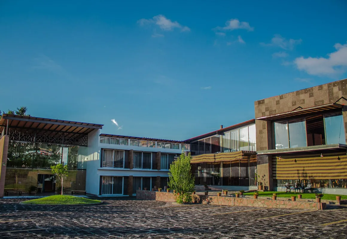 Hotel Rancho Tabachines hotel hero