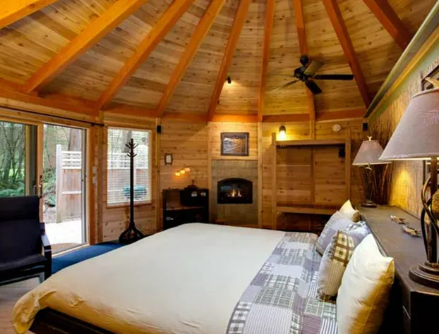 Stormking Hotel hotel detail image 3