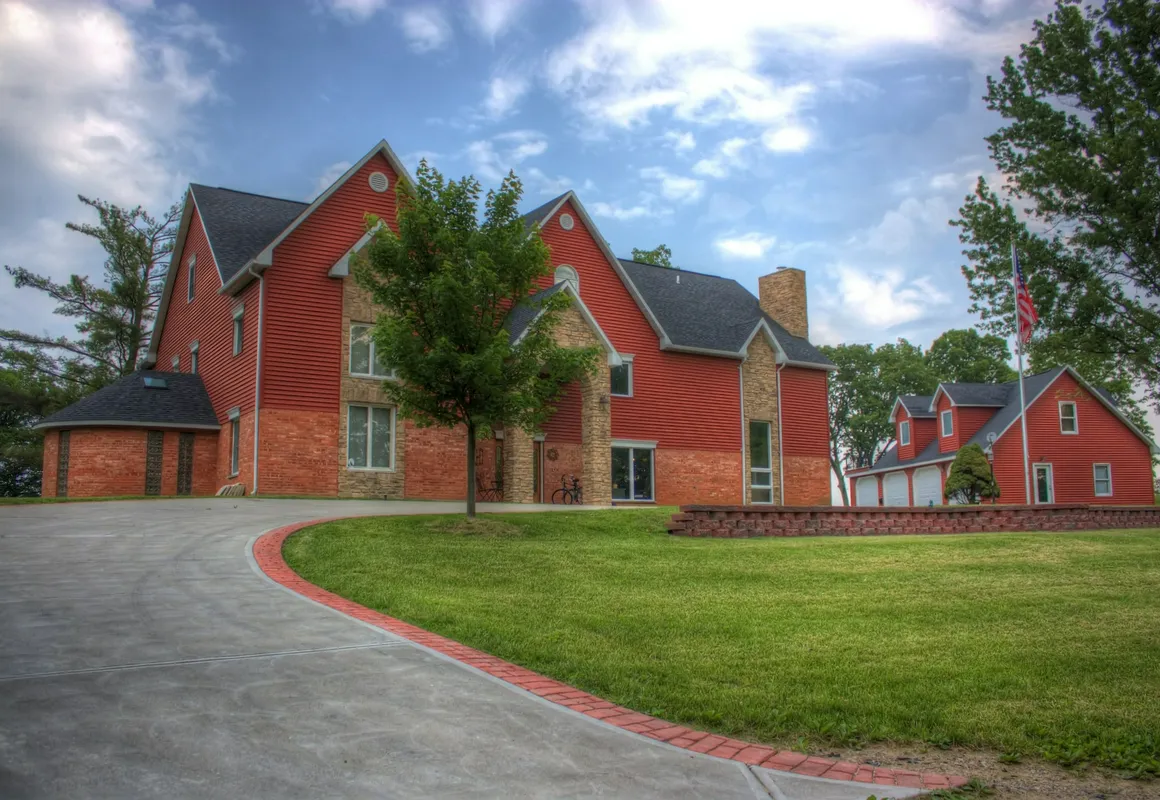 Up Up and Away Lodging hotel hero