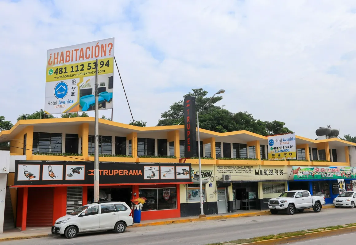 Hotel Avenida Express hotel hero