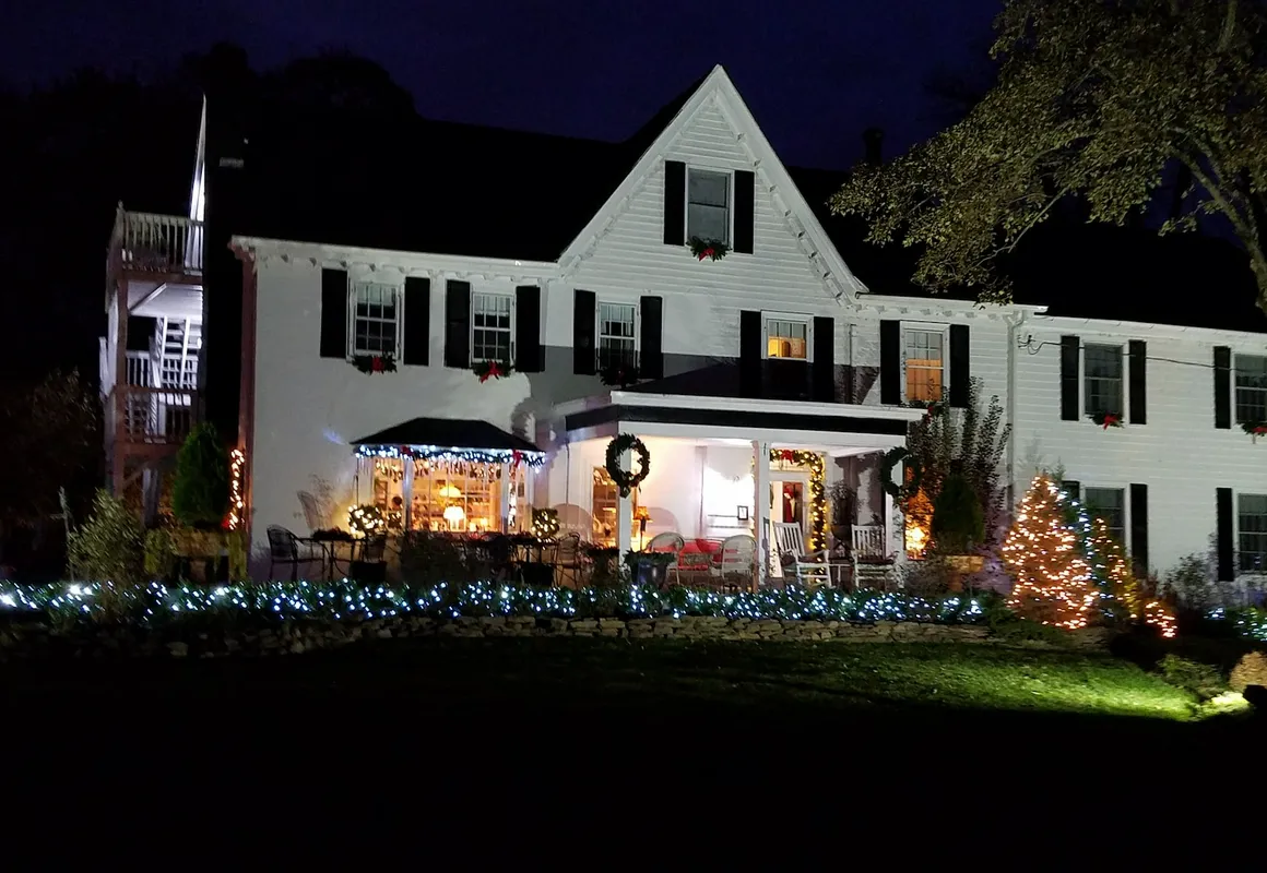 Pineapple Hill Inn Bed & Breakfast hotel hero