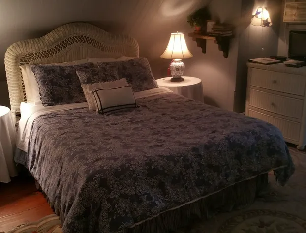 Pineapple Hill Inn Bed & Breakfast hotel detail image 3