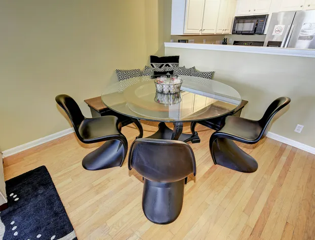 Lux Townhouse Walk to All Sleeps 6 Adults hotel detail image 1