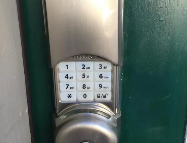 Lux Townhouse Walk to All Sleeps 6 Adults hotel detail image 3