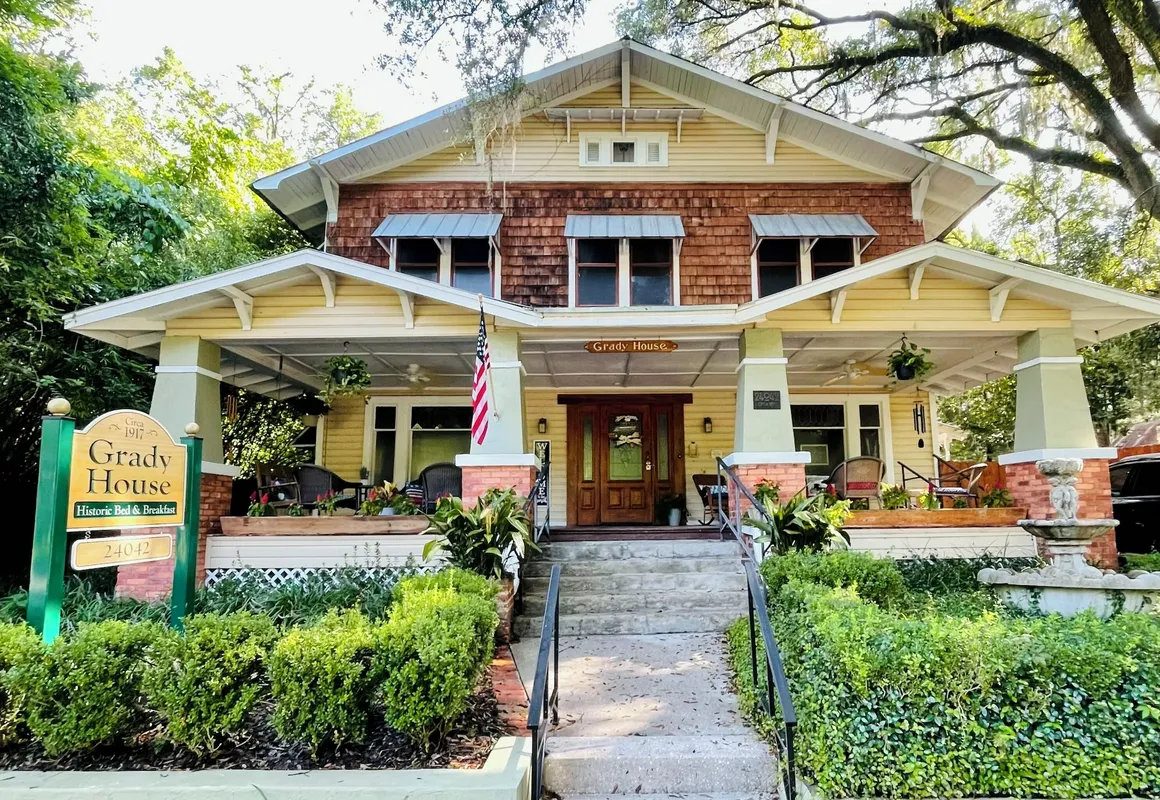 Grady House Bed & Breakfast hotel hero