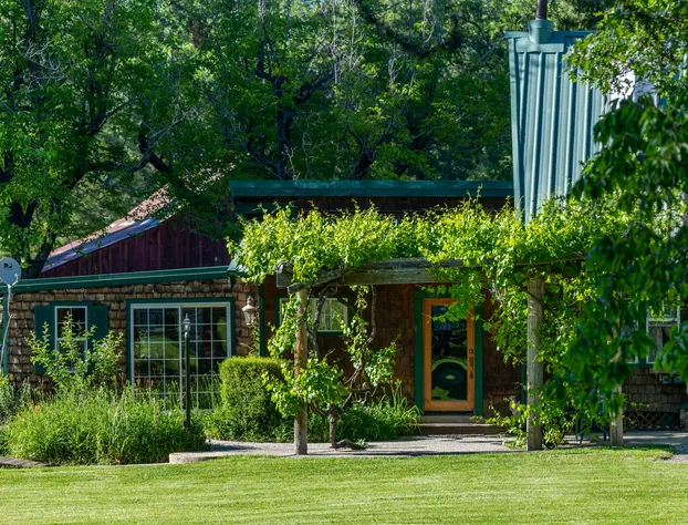 The Davies Family Inn hotel detail image 4