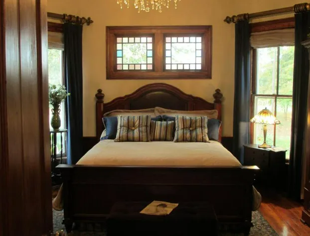 Adair Manor Bed& Breakfast hotel detail image 4