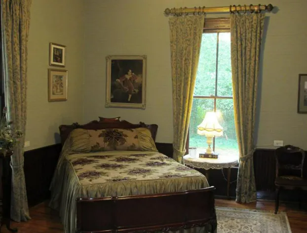 Adair Manor Bed& Breakfast hotel detail image 4