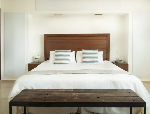 ARENA Stunning 2 BDR Beachfront- Designer Vibes hotel detail image 3
