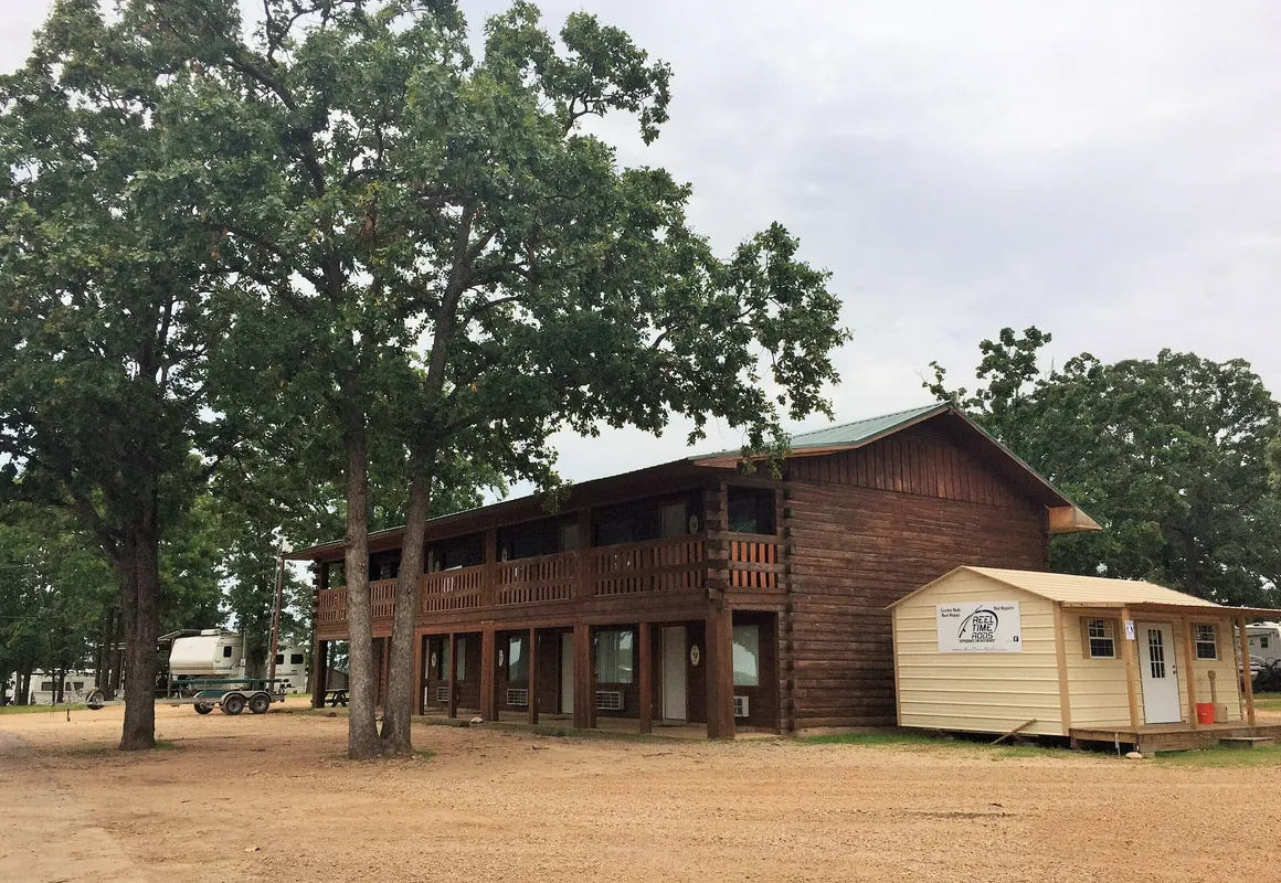 Pope's Landing Marina hotel hero