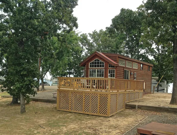 Pope's Landing Marina hotel detail image 4