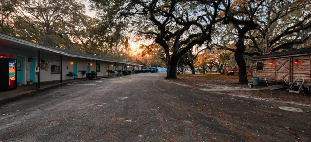 Cindys Motel hotel hero