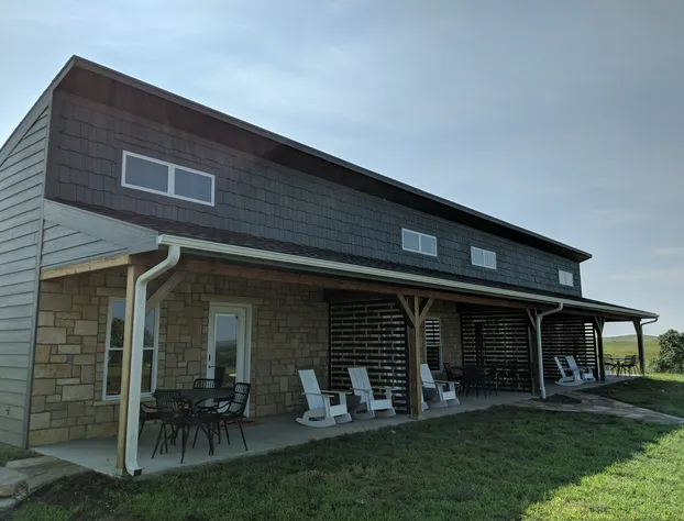 East Bank on Mill Creek hotel detail image 1