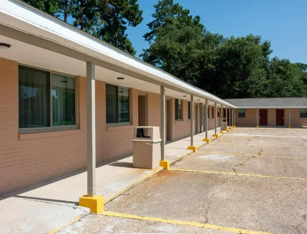 Budget Inn & Suites hotel detail image 3