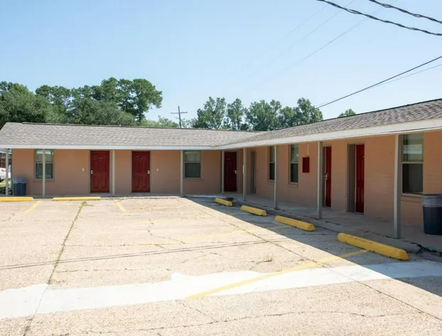 Budget Inn & Suites hotel detail image 2