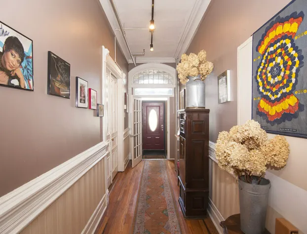 Saint Nicholas Inn Guesthouse hotel detail image 3