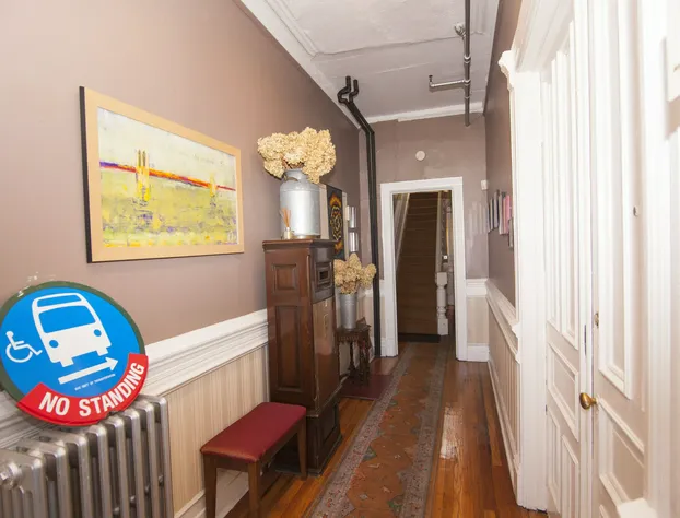 Saint Nicholas Inn Guesthouse hotel detail image 4