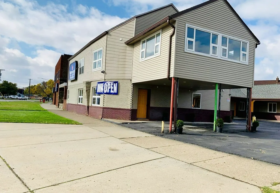 Motor City Inn & Suites hotel hero