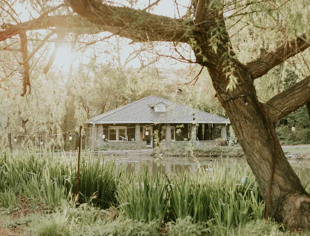 Bed & Barrel at Stonehouse Cellars hotel detail image 2