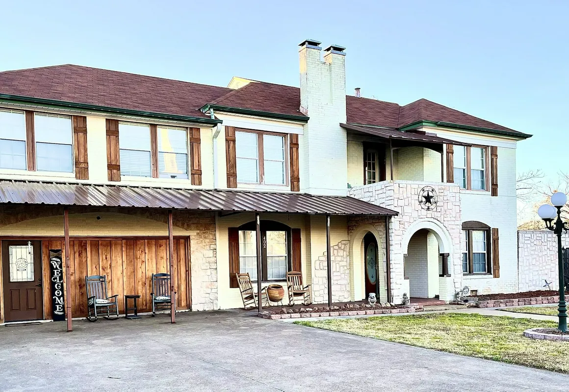 Holder House Rentals hotel hero