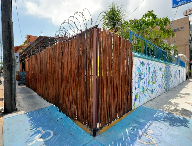 Hostel 615 hotel detail image 2