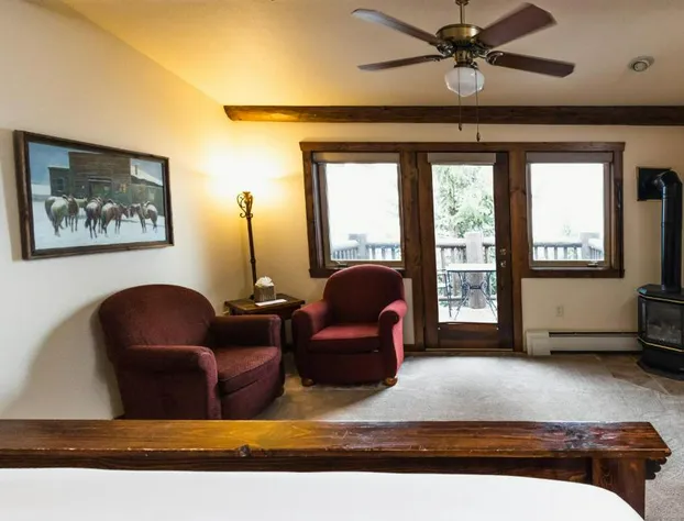 Taharaa Mountain Lodge hotel detail image 1