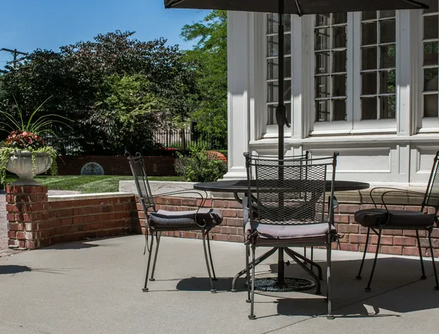 Oak Street Mansion hotel detail image 1