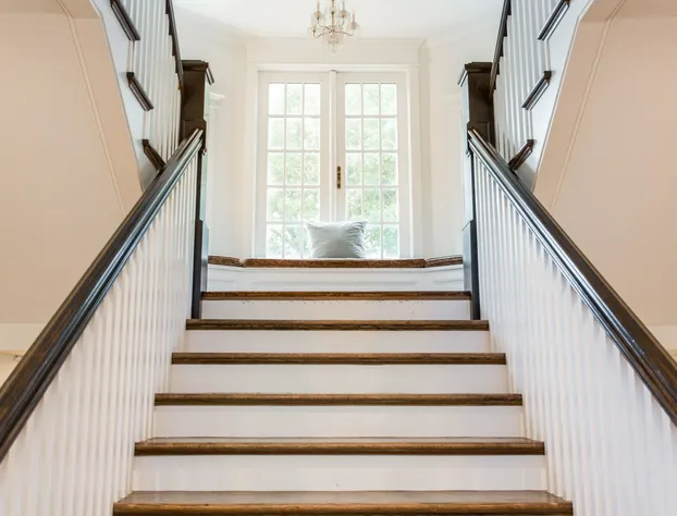 Oak Street Mansion hotel detail image 3