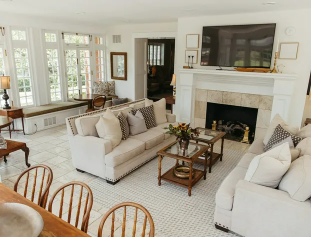 Oak Street Mansion hotel detail image 4