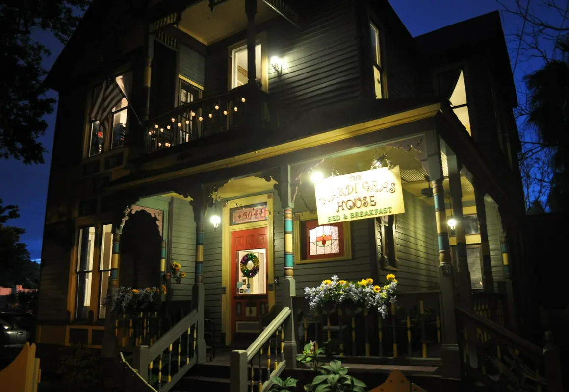 The Mardi Gras House hotel hero