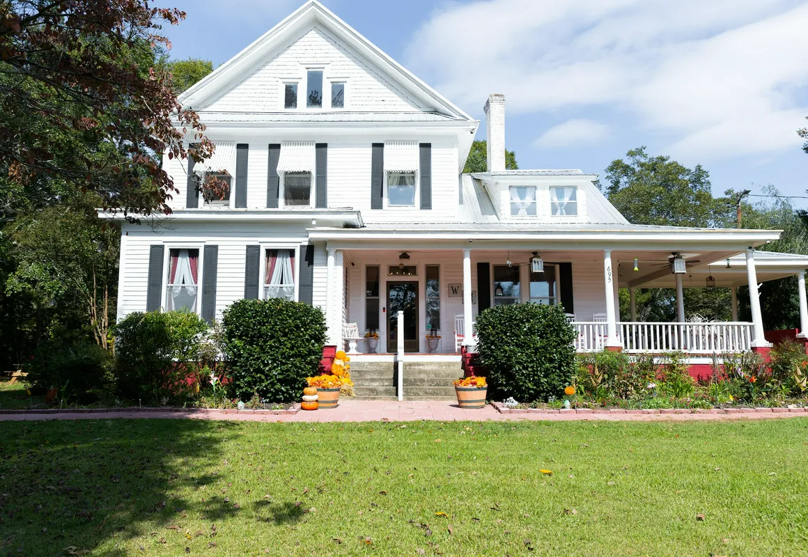 Whole Hearts Bed and Breakfast hotel hero