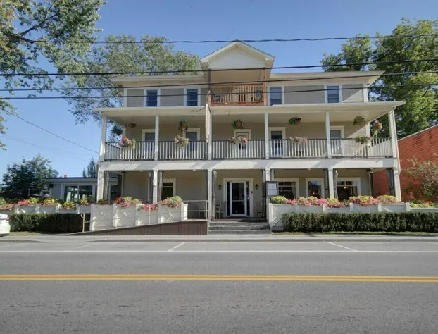 Auberge Ayers Cliff hotel detail image 2